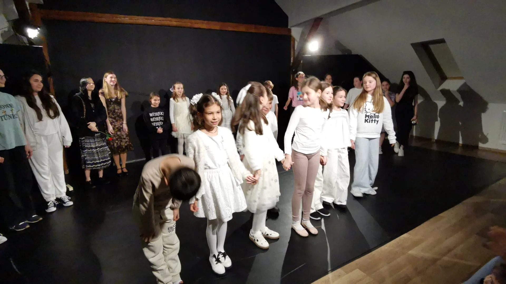 Grupa de la ciclul primar, în studio